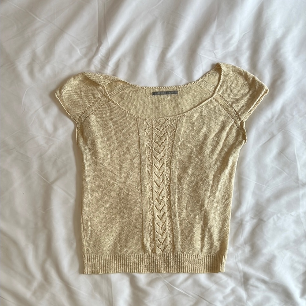 Cream Knit Cap Sleeve Lightweight Women’s Sweater Size Medium Like New